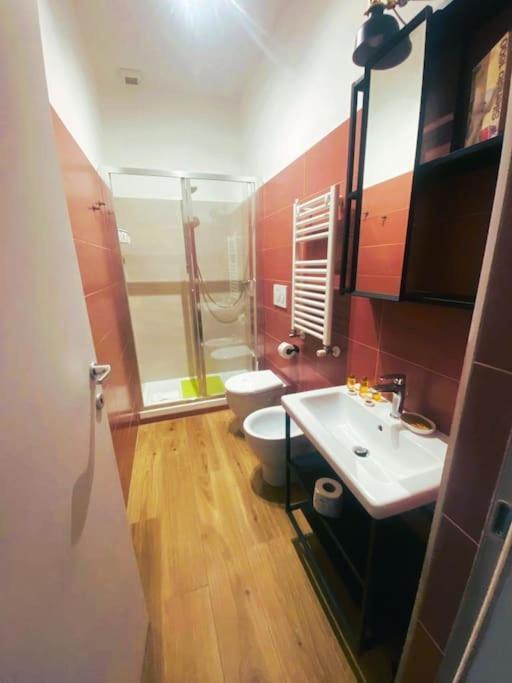 Must The Place Apartment Rom